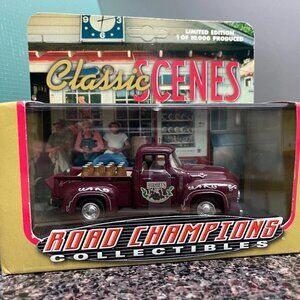 Classic Scenes | Road Champions Collectibles | Hershey's Ford 1956 F-100 Truck